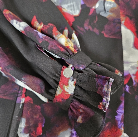 Lightweight Black Floral Chiffon blouse by Ellen Tracy in Small-med - Picture 8 of 12